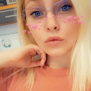 Meet your Posher, Lena